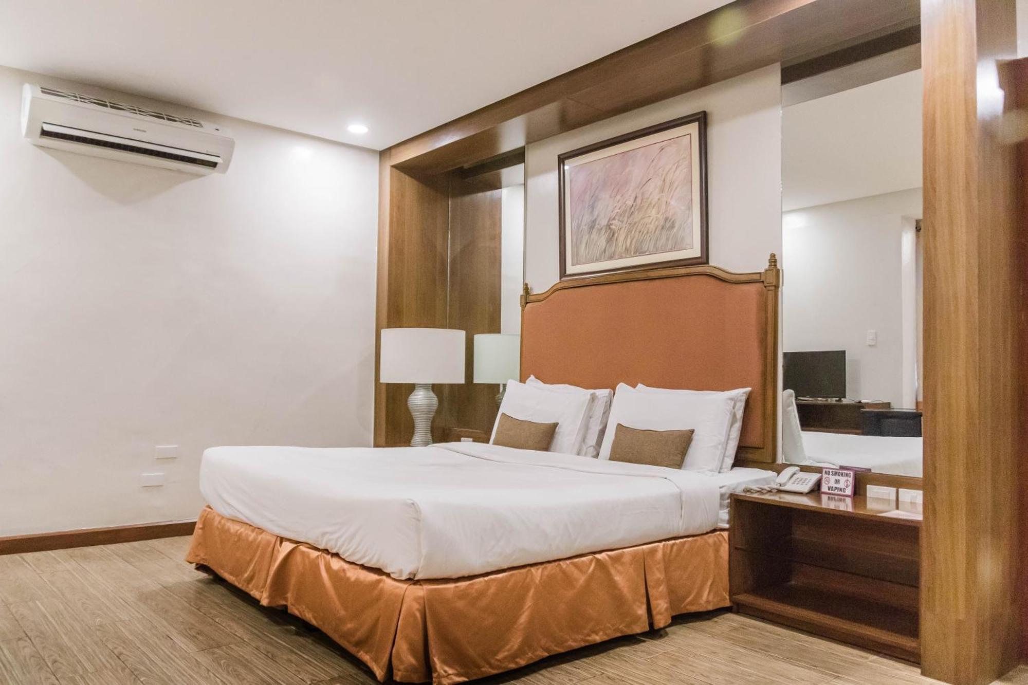 La Fiesta Hotel Iloilo Eksteriør bilde