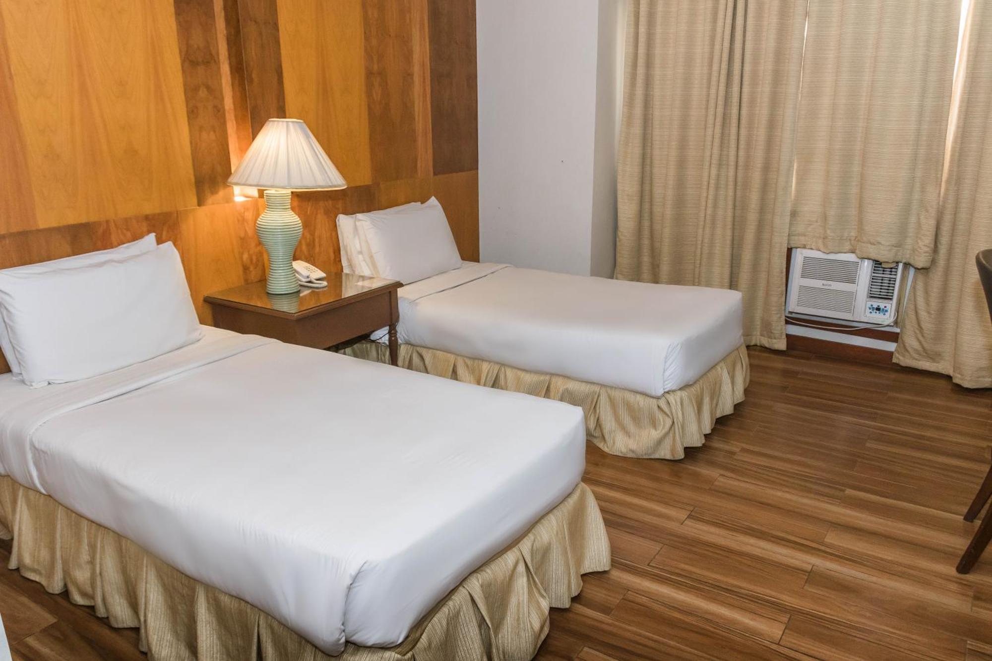 La Fiesta Hotel Iloilo Eksteriør bilde