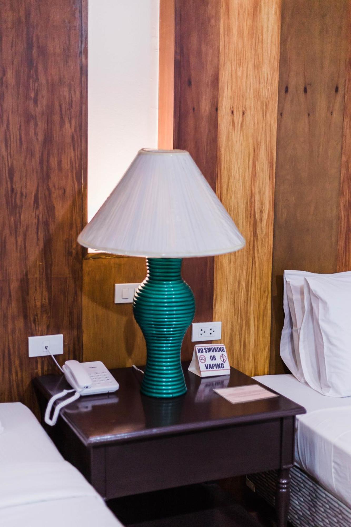 La Fiesta Hotel Iloilo Eksteriør bilde